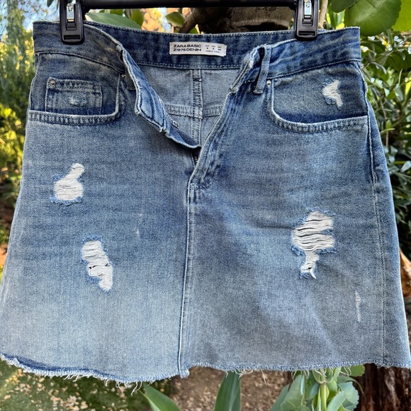 Zara Distressed Denim Skirt - Picture 4 of 7